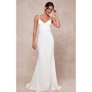 Lulu's Elegant White Wedding Dress